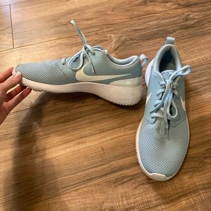 Women’s baby blue Nike golf shoes